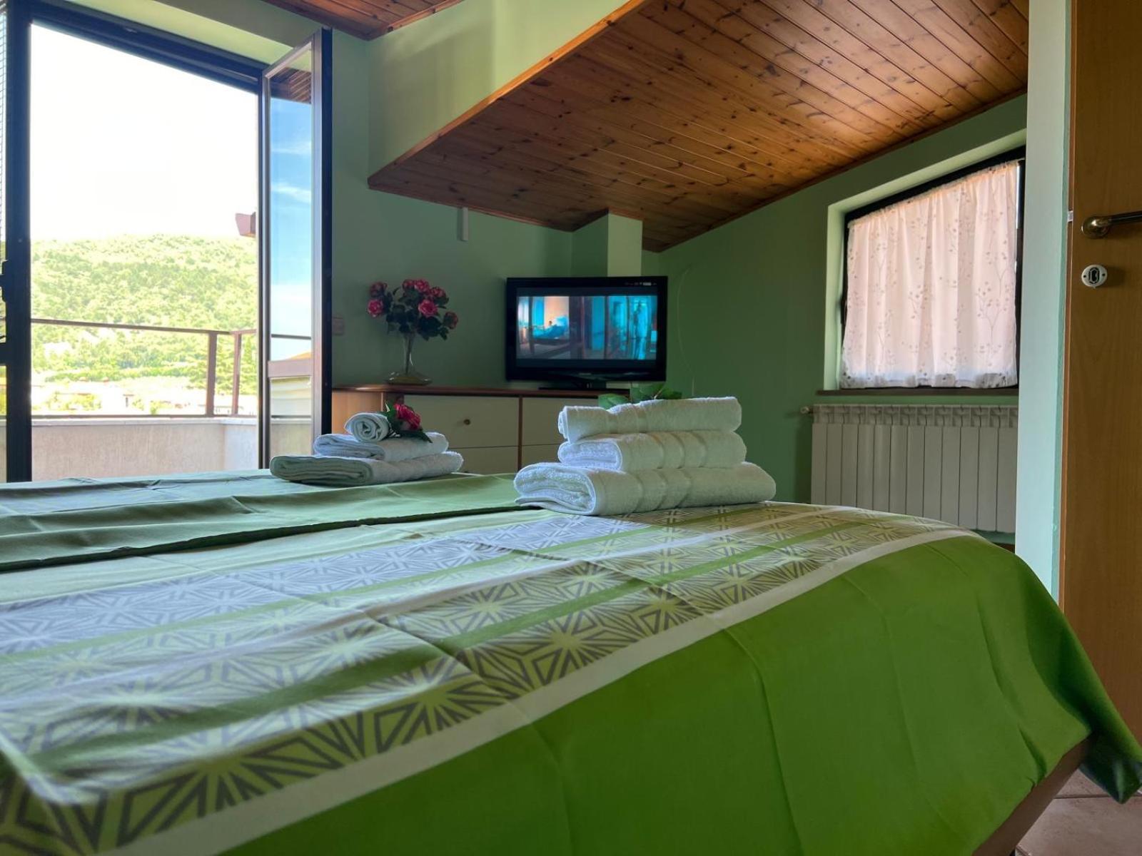 Apartma Mimi Dekani Exterior foto